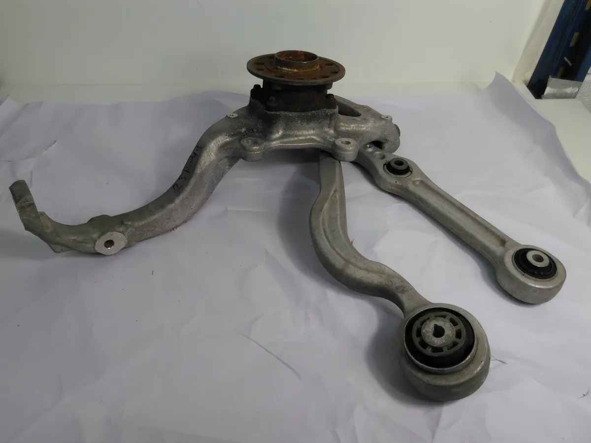 MERCEDES GLC C253 X253 FRONT DRIVER RIGHT HUB P/N: A2533320201 REF 25K-44