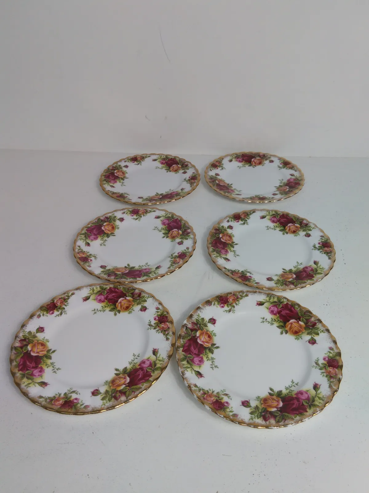 Vintage Royal Albert Old Country Roses Dinner Plate Set Service.  place setting