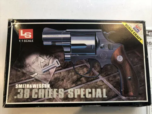 LS Smith & Wesson .38 Chiefs Special 1/1 Scale Model Kit Revolver
