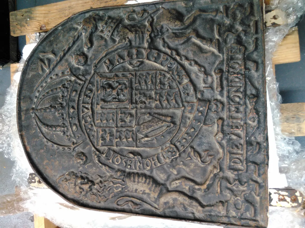 Large George VI Period Cast Iron Fireback With Lion & Unicorn Coat of Arms