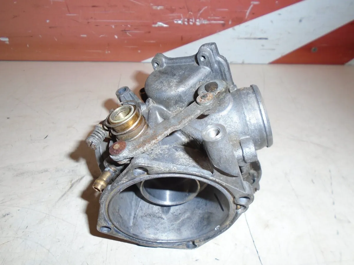 Honda VT500 Carb Body 1