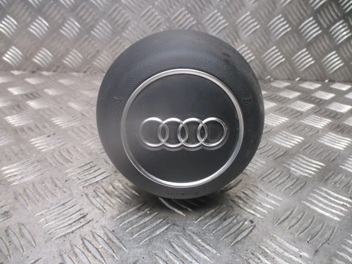 2018 GENUINE AUDI Q2 DRIVERS STEERING WHEEL AIRBAG 81A880201P