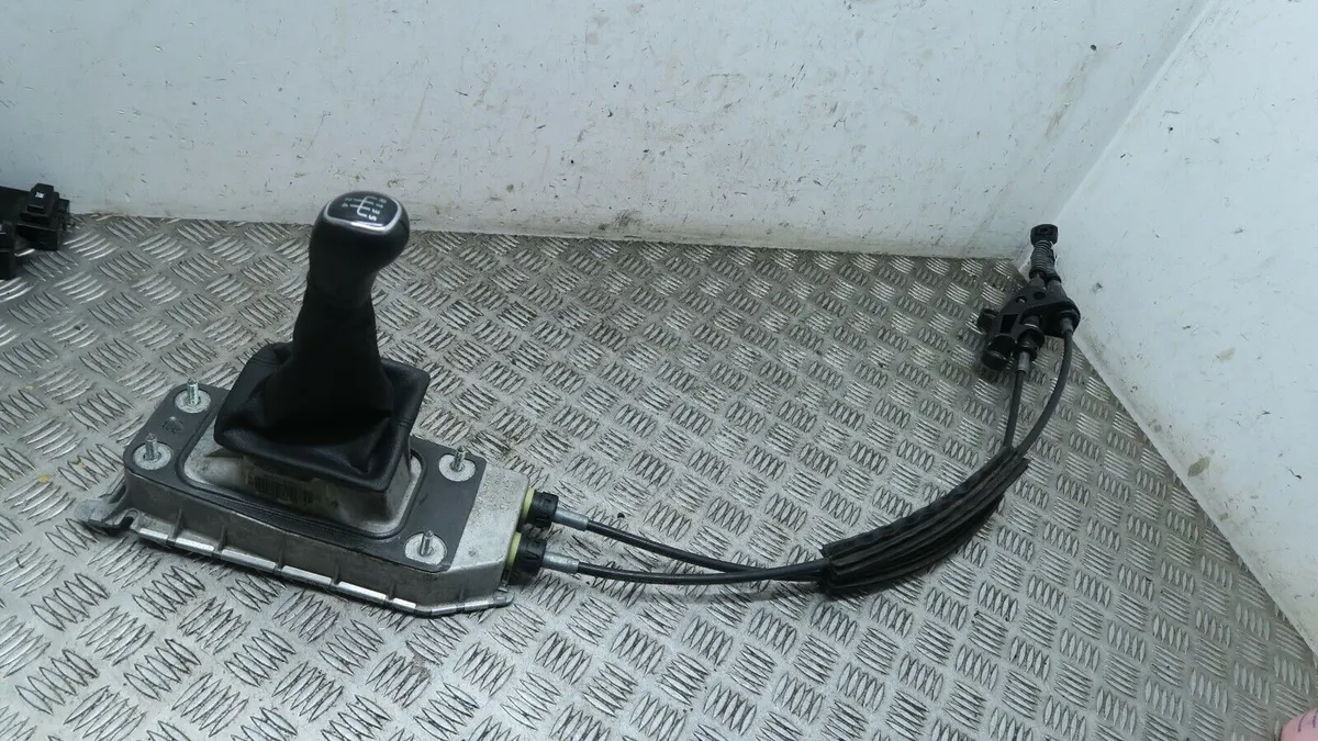 2018 SKODA FABIA 1.0 PETROL MK3 5 GEAR SELECTOR AND LINKAGE