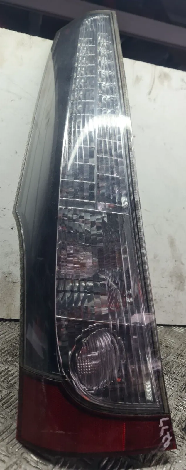 Mitsubishi Grandis rear light PASSENGER side NSR Left LH 220-87642 04-09 *USED*