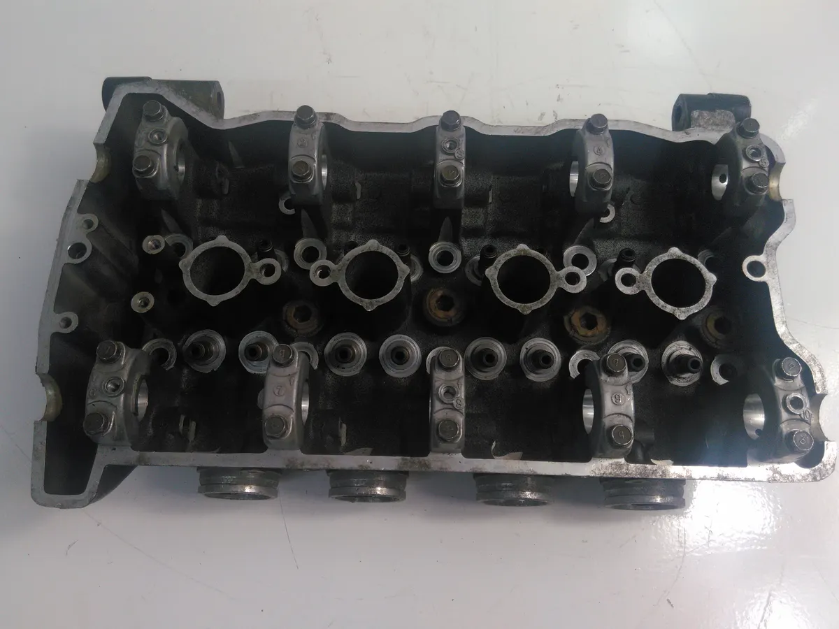 Kawasaki GPZ900R Cylinder Head ZL900 Engine Cylinder Head GTR1000 ZL1000