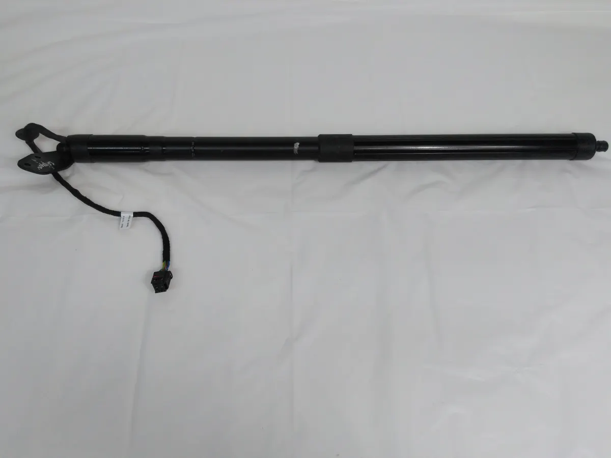 Porsche Cayenne 958 Rear Bootlid Strut (Passenger Side) 2012