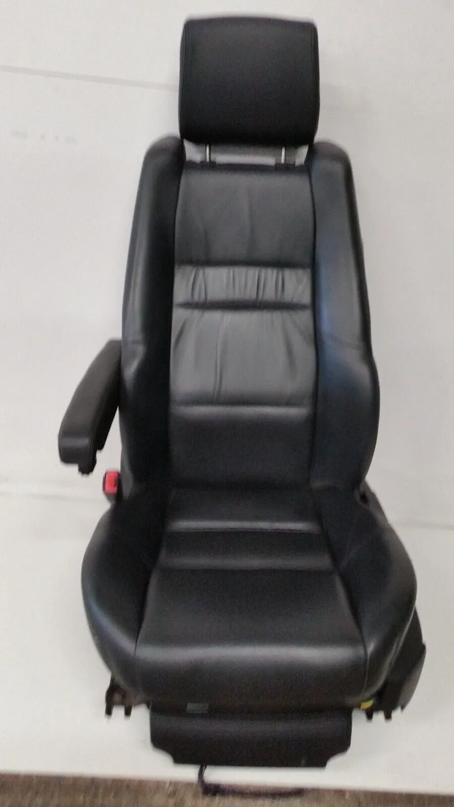 Range Rover Sport L320 2.7 TD V6-O7-Front Passenger Leather Black Seat