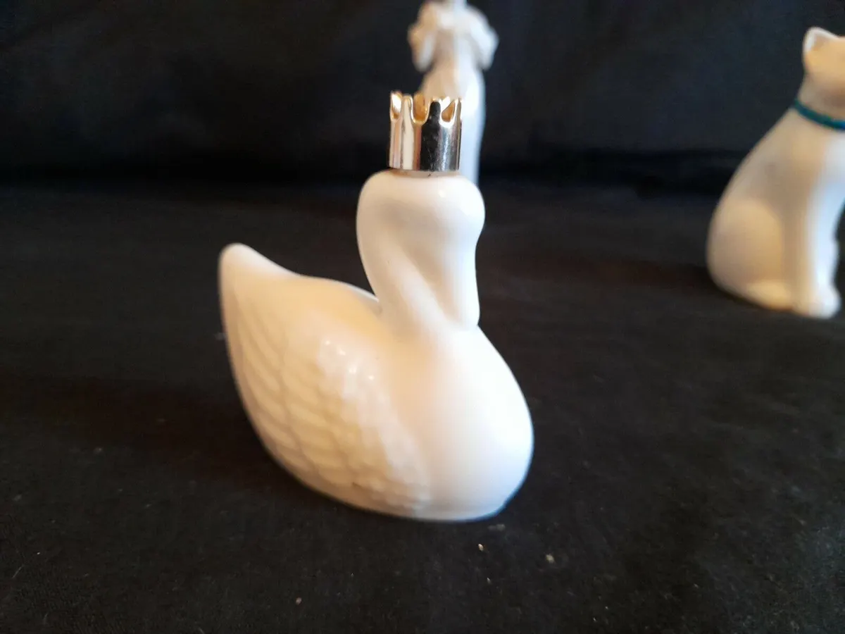 Vintage Avon Tasha Milk Glass Swan Shaped Perfume Bottle 30 ml 90% Full
