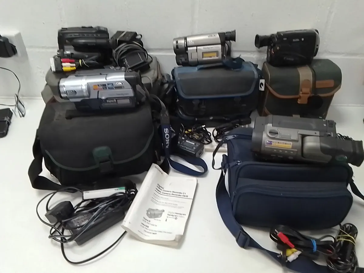 Job Lot Of 5 Camcorders For Spares Or Repair Untested