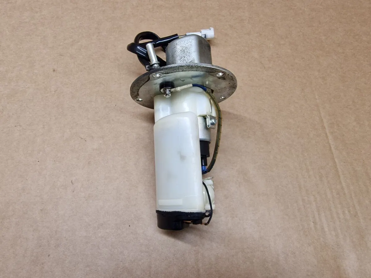 Kawasaki Z750S ZR750 Petrol fuel pump Genuine OE 2005 - 2006
