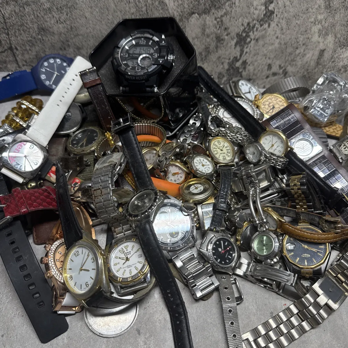 Job Lot Watches For Craft Spares Repair Untested / Broken / Parts