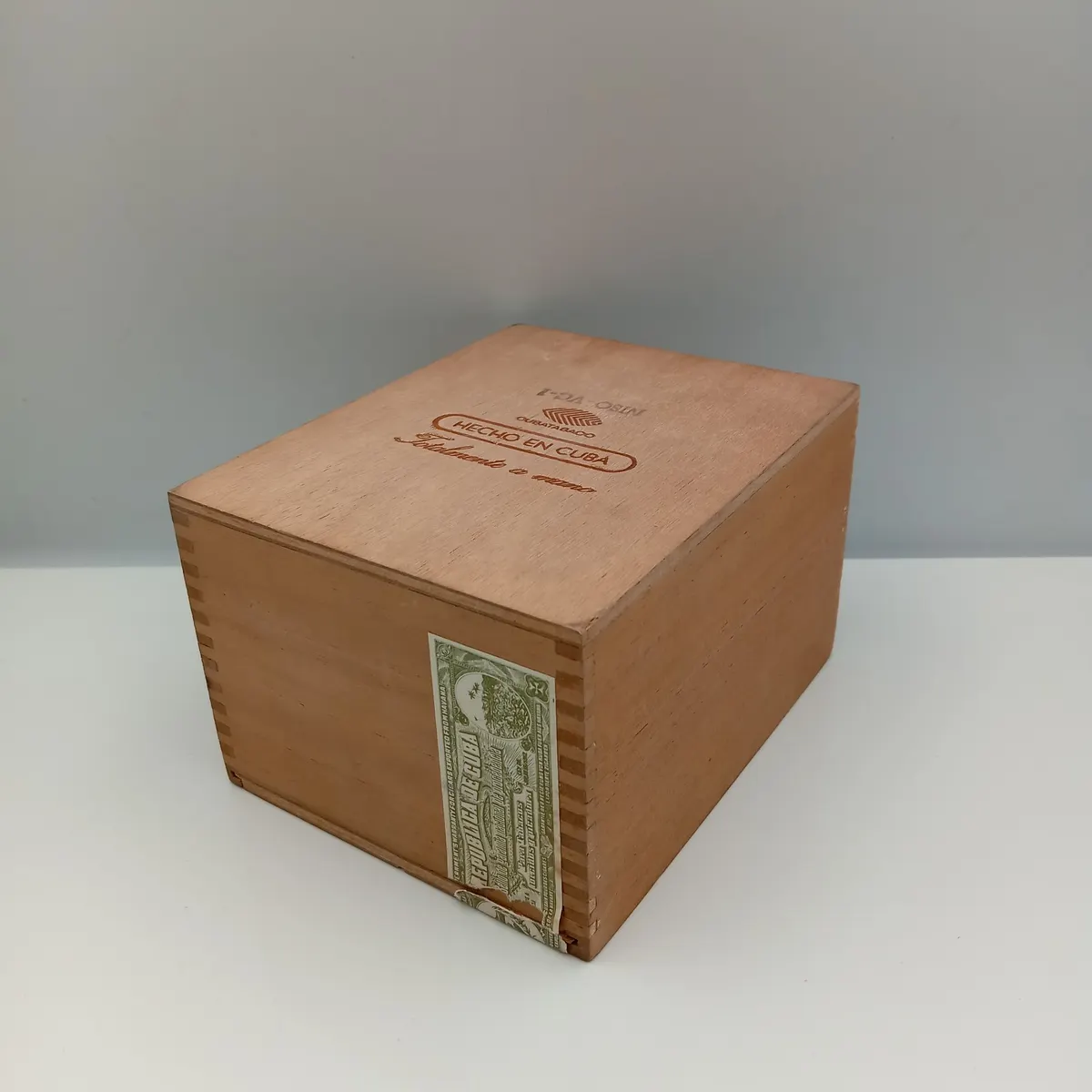 Davidoff 5000 Havana Cuba Vintage Plywood Cigar Box Empty Collectible