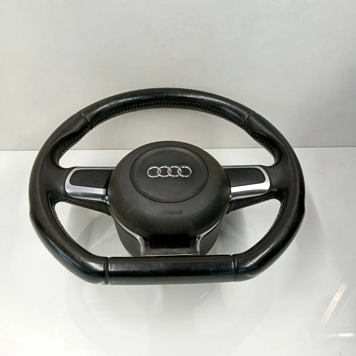 Audi TT TFSI MK2 (8J3) 2006-2010 Leather Steering Wheel Used OEM