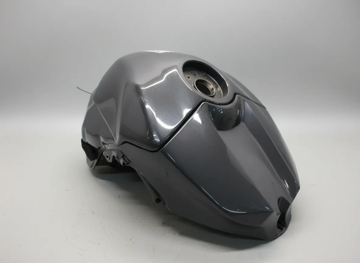 2011 YAMAHA YZF R1 14B BIG BANG Fuel Tank For Parts Not Working