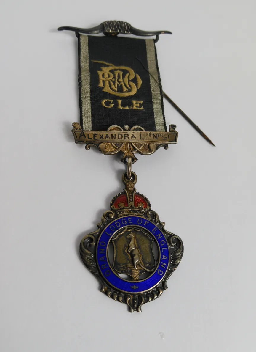 Vintage Antique Grand Lodge England Sterling Silver Enamel RAOB Medal 1927