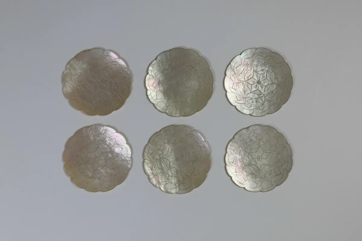 6 1780s Chinese Mother Of Pearl Gaming Counters Tokens Chips Hand Carved Doves