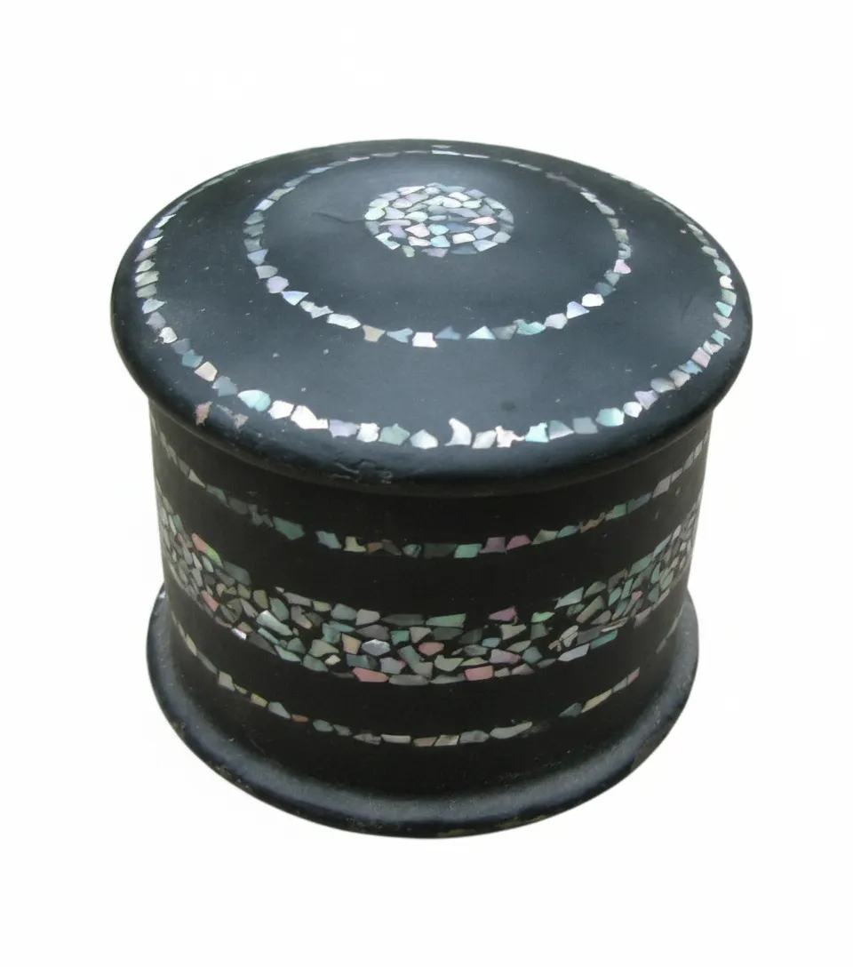 Vintage Papier Mache Mother Of Pearl Inlaid Trinket Box Collectible