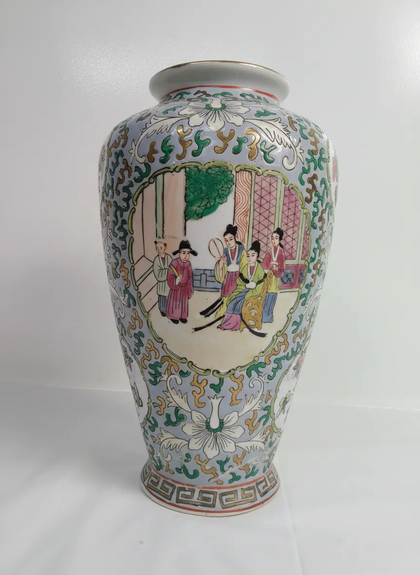 Chinese Porcelain Hand-Painted Rose Vase Vintage Decorative Art Repaired