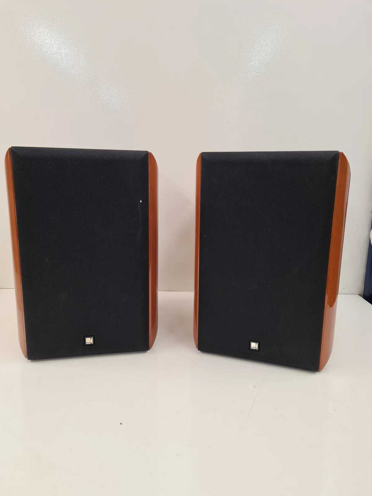 Kef RDM2 Reference Monitor Bookshelf Main Speaker Cherry Wood SP3254 EUC England