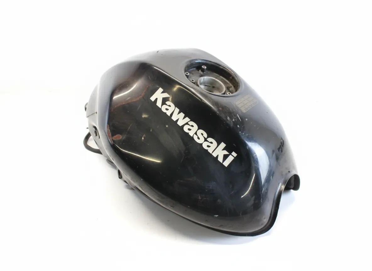 KAWASAKI ER-6N 2010 Black Motorcycle Fuel Tank Dented Used