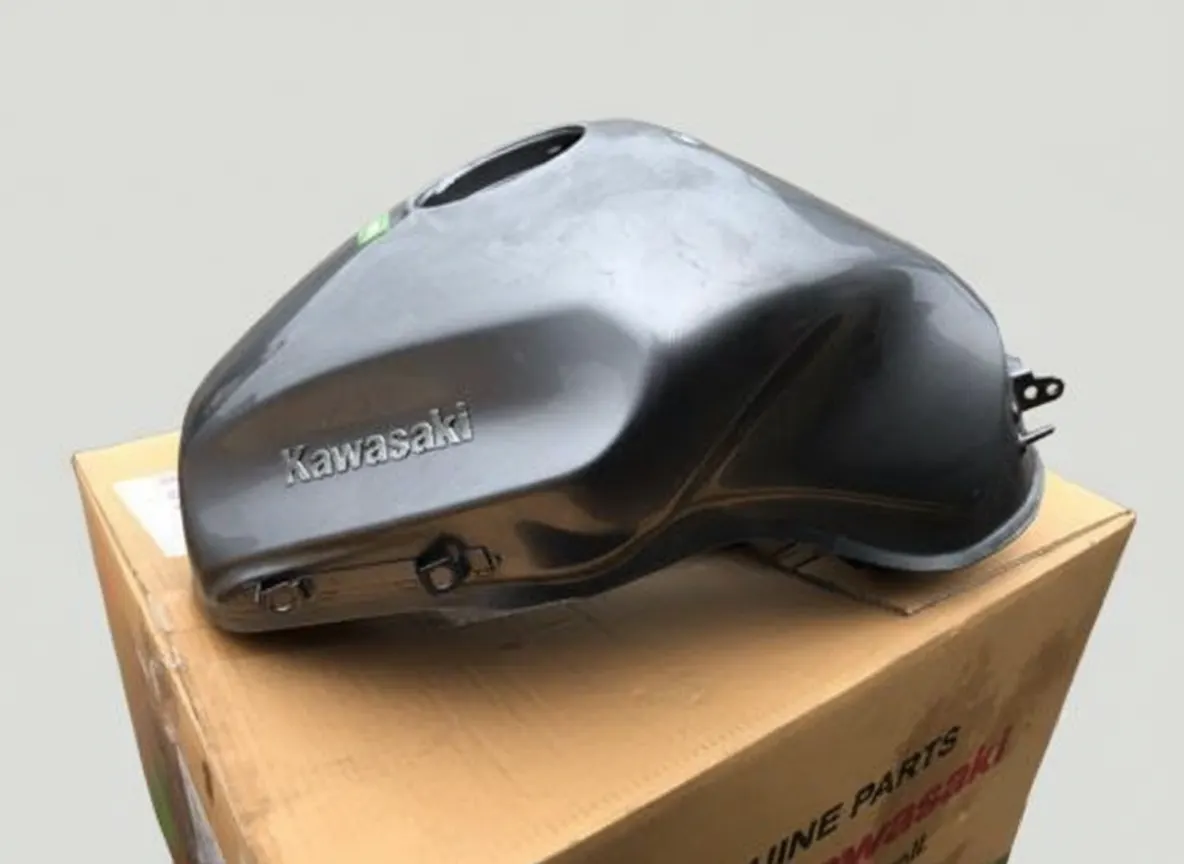 Kawasaki Z1000SX Fuel Tank - Used Motorcycle Petrol Tank - Big Dent