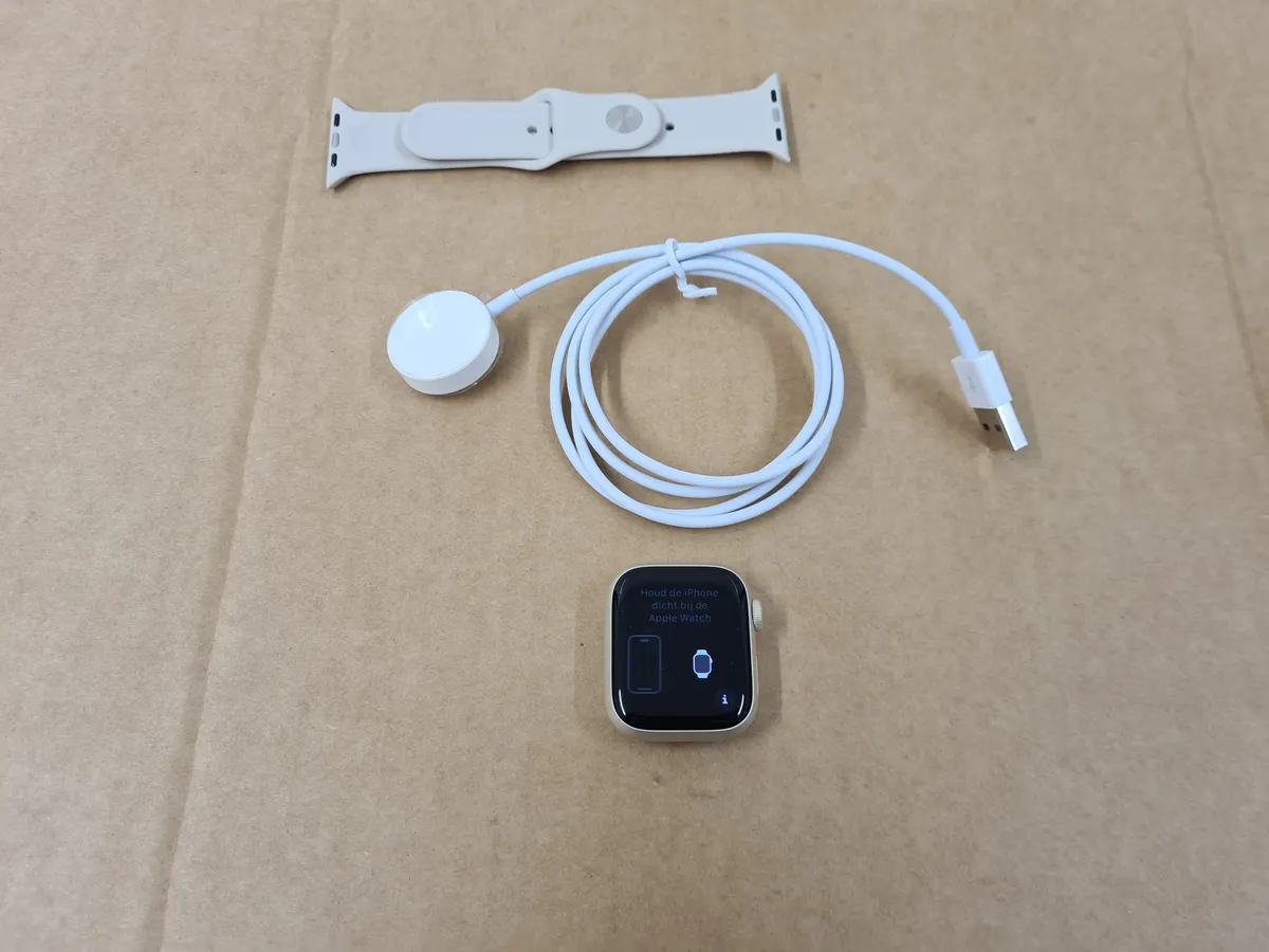 Apple Watch Series 8 (GPS, 41 mm) Starlight Aluminum Case with Sport Band