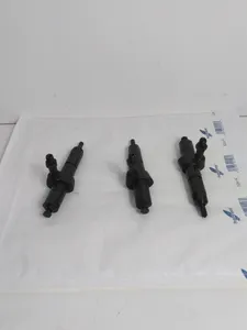 Set of 3x Diesel fuel injectors  X Zetor 4701 engine  / 4718 tractor...