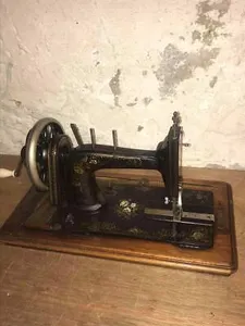 242a Antique Gritzner Mother of Pearl Inlay Hand Crank Sewing Machine