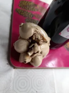 Vintage Hand Crafted Figurine Huddled Piglettes 5cm Fun Object Pigs Netsuke Styl