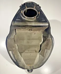 TRIUMPH TT 600 TT600 2000-2003 Fuel Petrol Tank Black Good Condition