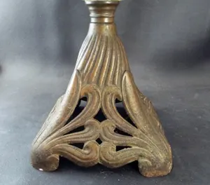 VICTORIAN ART NOUVEAU OIL LAMP - YELLOW GLASS BOWL RESERVOIR - CAST IRON BASE