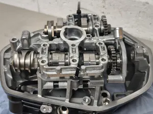 BMW R1250GS Right Cylinder Head + Cams + Valves R1250GSA R1250R R1250RS R1250RT