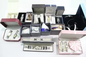 Ladies Quartz Wristwatch UNTESTED Boxed Strada or Limit Pre-owned
