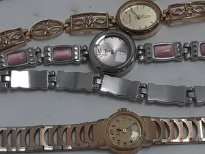 30 Mixed Watches Job Lot - Ladies Gents Quartz Digital Vintage Spares/Repair