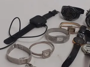 30 Mixed Watches Job Lot - Ladies Gents Quartz Digital Vintage Spares/Repair