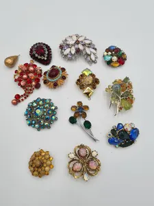 True Vintage Brooches Sphinx Exquisite Lynch Art Glass Foiled Glass  x 12