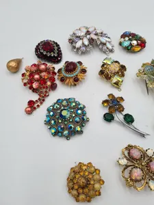 True Vintage Brooches Sphinx Exquisite Lynch Art Glass Foiled Glass  x 12