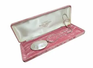 ANTIQUE STERLING SILVER LARGE MOTHER OF PEARL PENDANT AND 18" SILVER CHAIN