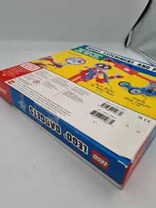 Klutz LEGO Gadgets Kit: Build 11 Machines - Includes Bricks & Book